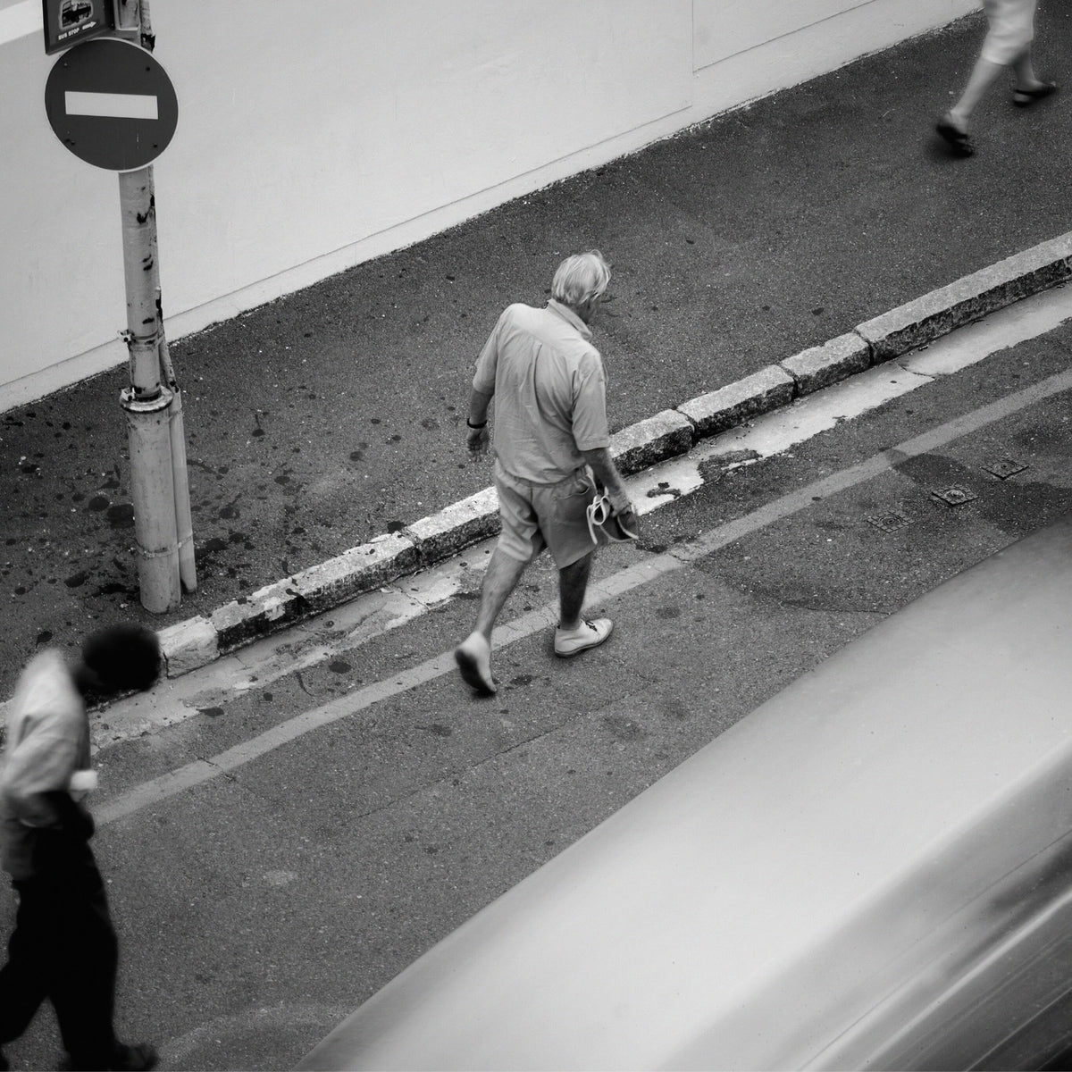 On the Move - No Entry